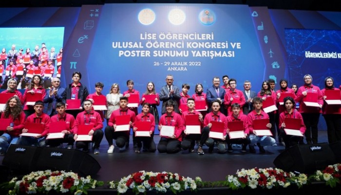 Anadolu Lisesi öğrencileri teşvik ödülü aldı