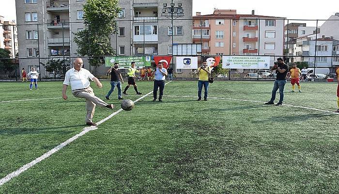 Çanakkale Belediyesi birimler arası futbol turnuvası başladı