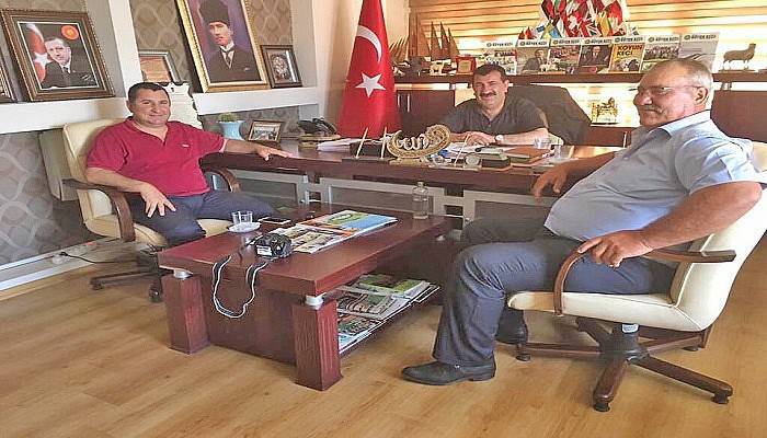 Makamında Ziyaret Etti 