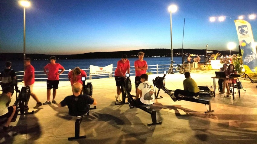 Çanakkale’de Eşsiz Gün Batımında Kürek Etkinliği Büyük İlgi Gördü