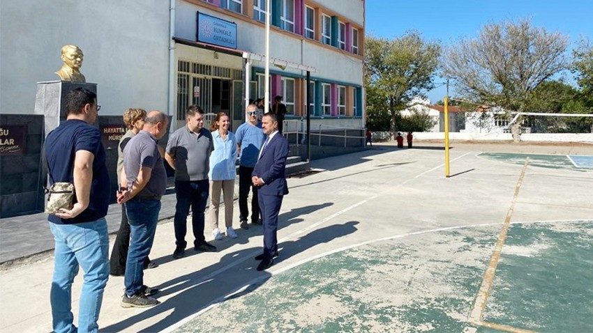 Vali İlhami Aktaş, Kumkale Ortaokulunu ziyaret etti
