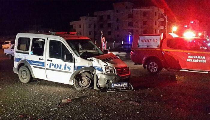  6 araç birbirine girdi: 3’ü polis 4 yaralı