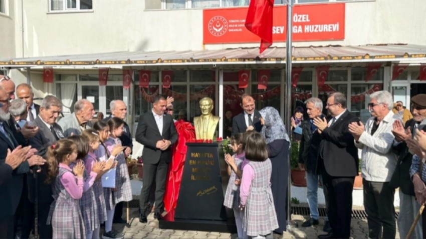 BİSEV'den Atatürk büstü