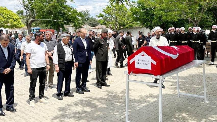 Kıbrıs Gazisi Hüseyin Ak Son Yolculuğuna Uğurlandı