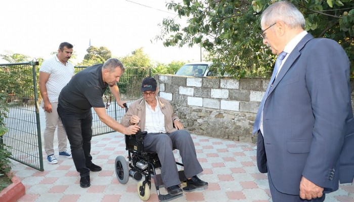 Gelibolu Belediyesinden tekerlekli sandalye yardımı