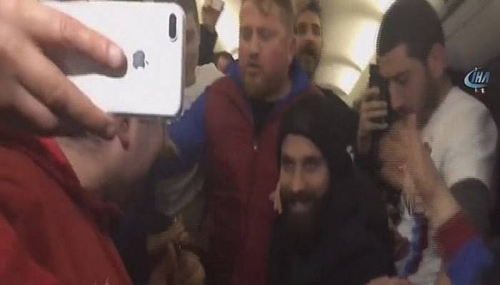  Taraftardan Olcay Şahan’a uçakta sürpriz