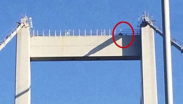 Boğaziçi Köprüsü’nün tepesindeki darbeci sniper kimi koruyordu?