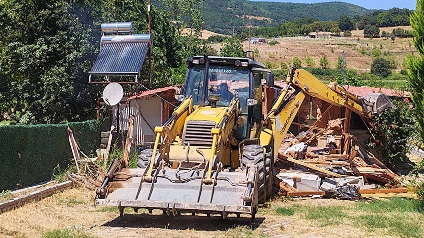 Valilik Harekete Geçti, Kaçak Yapılar Yıkılıyor