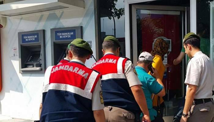 Jandarma ekipleri Bank Asya'ya girdi