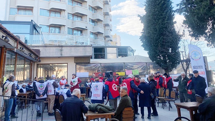 Emeklilerin Eylemine CHP’den Destek