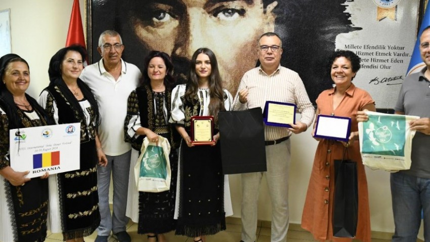 Festival İçin  Gelen Dansçılardan Başkan Birol Arslan’a Ziyaret