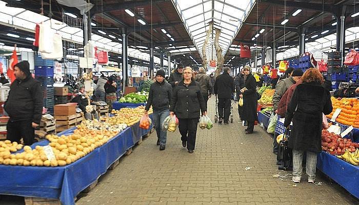 Pazarda yılbaşı yoğunluğu