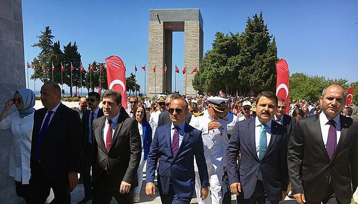 Şehitler Abidesi'nde 15 Temmuz şehitleri için anma (VİDEO)