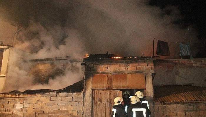 Müstakil evde korkutan yangın