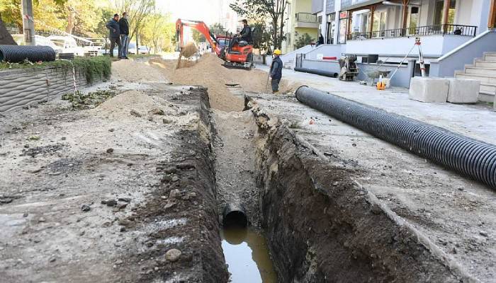 100. Yıl Caddesinde altyapı yenileme çalışması gerçekleştiriliyor