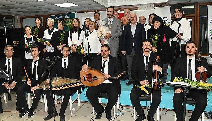  Türk Sanat Müziği Korosu ilk konserini verdi 