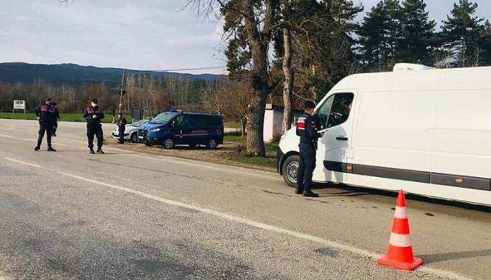 Jandarma ekiplerinden trafik denetimi