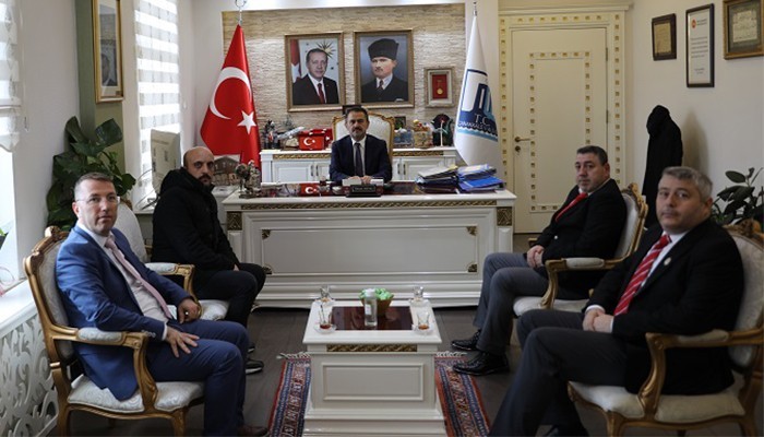 Vali ziyaretçilerini ağırladı