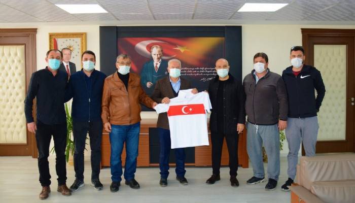 Türkiye Futbol Antrenörleri Derneğinden Başkan Yılmaz’a ziyaret