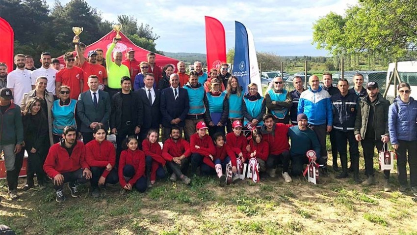 Yarımadada atlar yarıştı