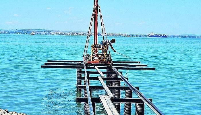 Lapseki'de amatör balıkçılar için iskele yapılıyor 