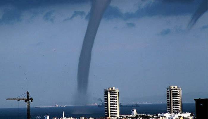 İskenderun’da aynı anda iki hortum çıktı