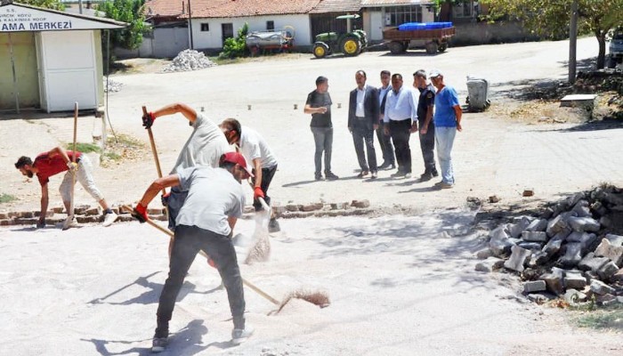 Biga Köylerinde Bu Yıl 50 Bin Metrekare Taş Döşenecek