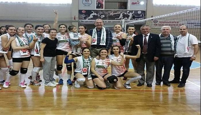 Çiçeklidedespor Bayan Voleybol Takımı 2’nci ligde