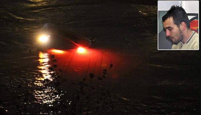  Otomobiliyle Seyhan Nehri’ne uçan sürücü son anda kurtuldu