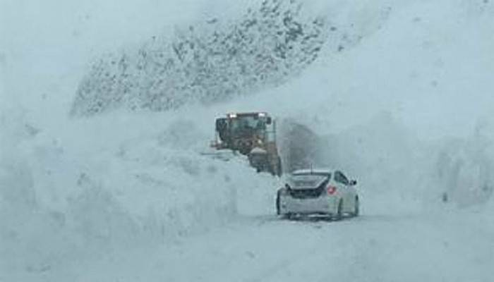  Kaymakam çığdan son anda kurtuldu