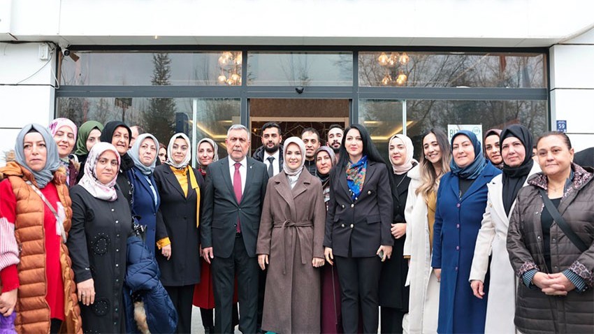 Aile ve Sosyal Hizmetler Bakanımız Göktaş, ziyaretlerde bulundu