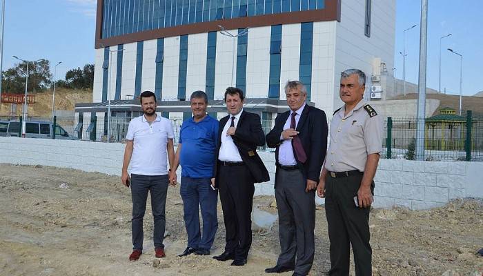Tavlı Lâpseki Devlet Hastanesi Yeni Hizmet Binası İnşaatını yerinde incelemelerde bulundu
