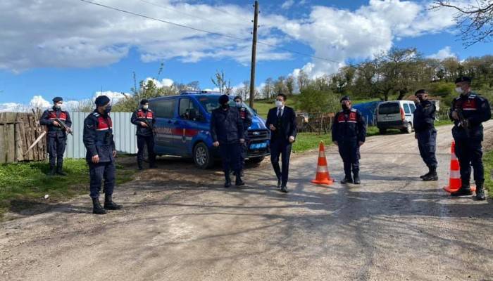 Kaymakam Göktaş, Karantinadaki Yeşilköy Köyünü Ziyaret Etti