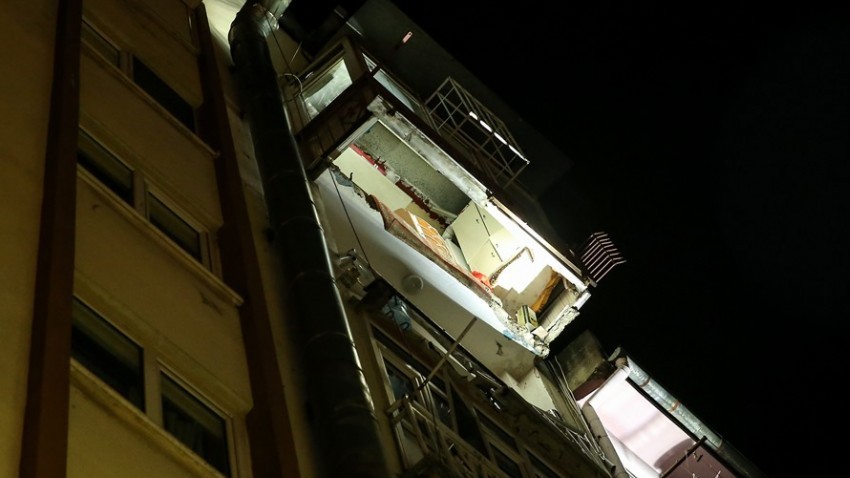 Balkon çöktü, 1 kişi hayatını kaybetti