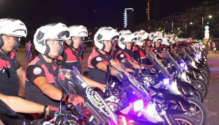 İzmir’de 600 polisli operasyon