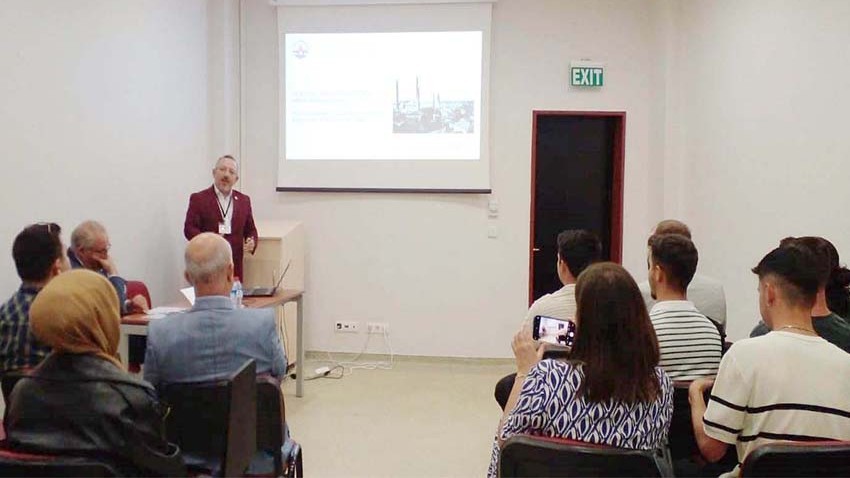 Belediye personeli 1. Ulusal Edirne Sempozyumundaydı