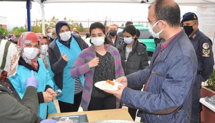 Kaymakam Erdinç Dolu, İlçeye Gelen Öğrencileri Karşıladı