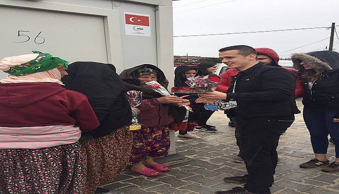 Kadınlar Günü'nü deprem bölgesinde kutladılar