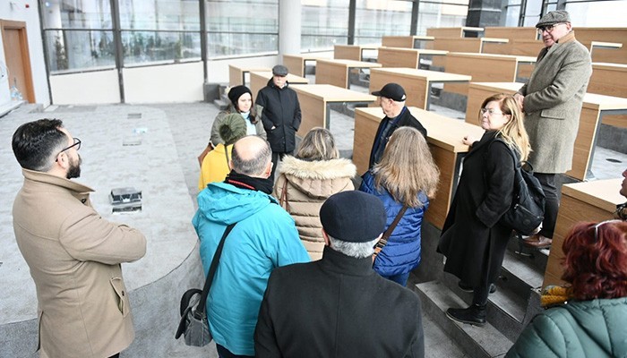 Başkan Gökhan ve Meclis Üyeleri Yeşil Yerel Yönetim Binasını Gezdi