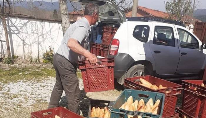 Karantinadaki Karabey köyüne ekmek yardımı