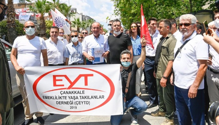 Muharrem İnce’ye EYT Dosyasını sundular