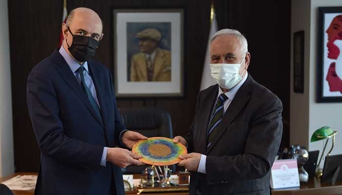 Büyükelçi Armitage ve Konsolos Robson'dan Başkan Gökhan'a Ziyaret