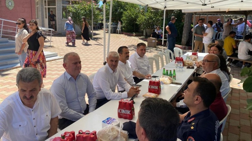 Vali  Aktaş Süle Mahallesi Hayır Cemiyeti İle Sosyal Yaşam Merkezi Ve Muhtarlık Hizmet Binasının Açılışına Katıldı