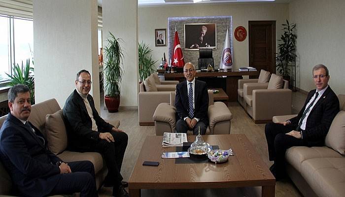 İstanbul Üniversitesi Rektör Yardımcısı Prof. Dr. İlyas Topsakal'dan ÇOMÜ Rektörü Prof. Dr. Sedat Murat’a Ziyaret