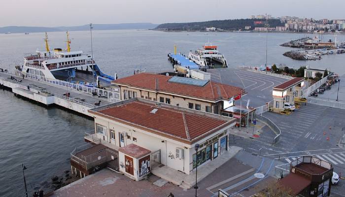 Çanakkale'de koronavirüs tedbirleri kapsamında feribot seferlerinin sayısı azaltıldı