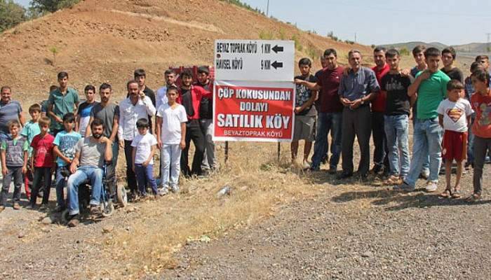 Çöp kokusundan dolayı satılık köy