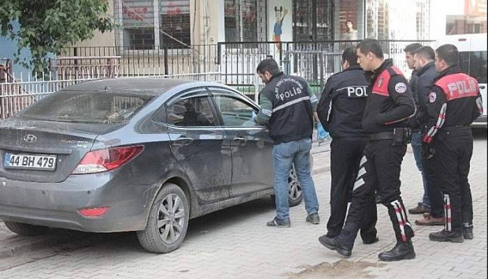 Adana’da polisi alarma geçiren otomobil