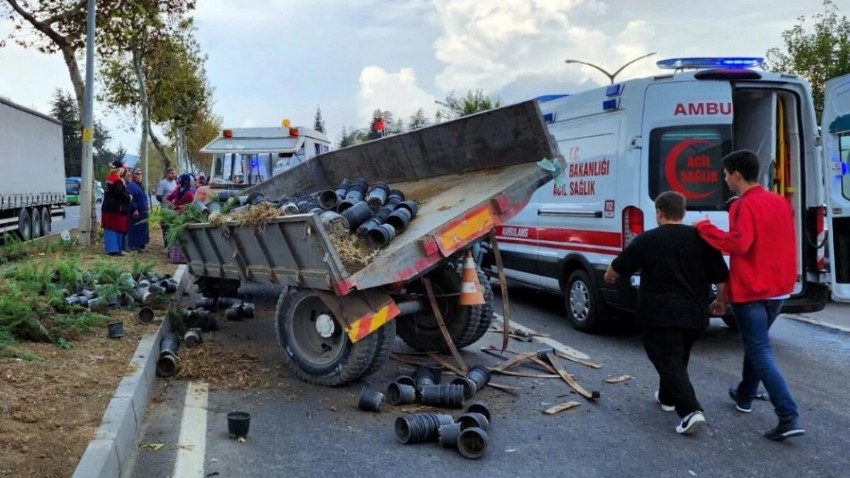 Cip traktöre çarptı: 1'i ağır, 6 yaralı