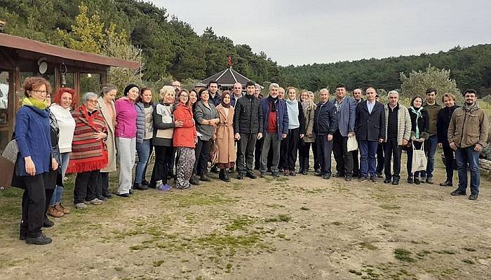 Lacivert Köy Kapılarını Açtı 