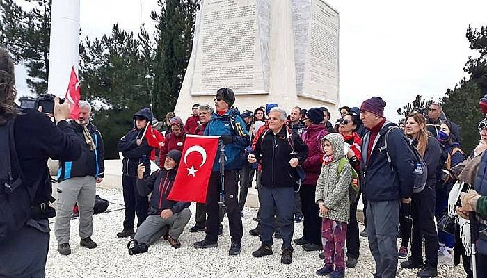 Çanakkale'de doğa sporları kulübü üyelerinden şehitlik ziyareti